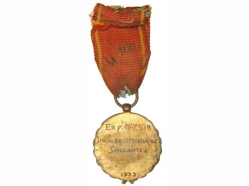 CONDECORACIONES ESPAÑOLAS. Lote 8 piezas. Lote compuesto por