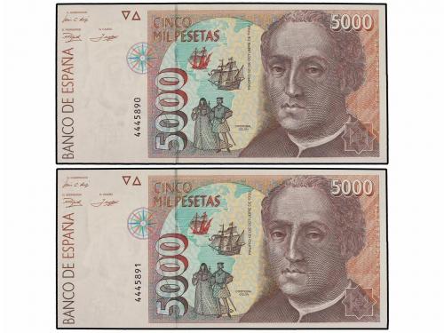 JUAN CARLOS I. Lote 2 billetes 5.000 Pesetas. 12 Octubre 199