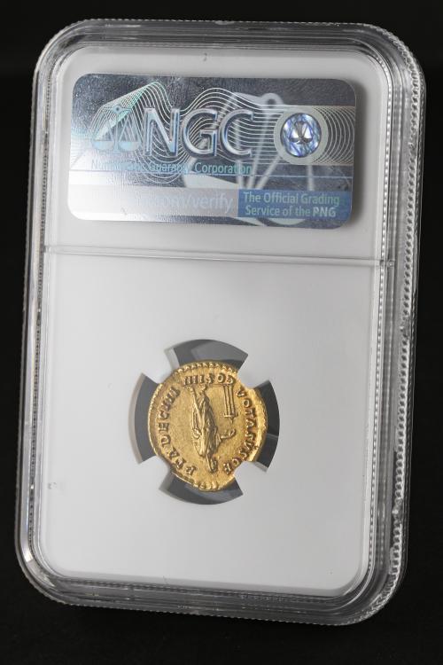 IMPERIO ROMANO. Áureo. Acuñada el 145-161 d.C. ANTONINO PÍO.