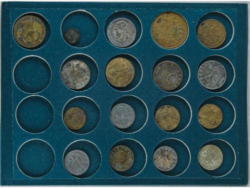 FALSAS de ÉPOCA. Lote 55 monedas 1 Real a 20 Reales, 5 Peset
