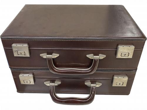 DOCUMENTOS y VARIOS. Lote 2 Maletines para archivar monedas.