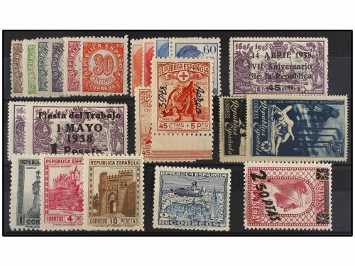 ** ESPAÑA. 1931-38. SERIES COMPLETAS. LUJO. Cat. 314&euro;.