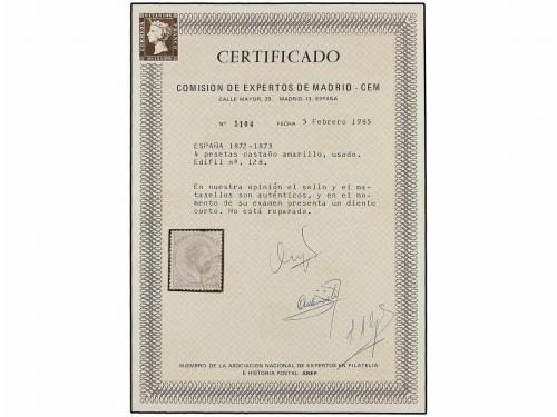 ° ESPAÑA. Ed. 128. 4 pts. castaño. Margen superior, un dient