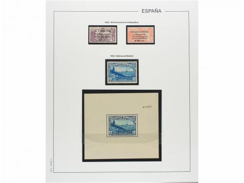 LOTES y COLECCIONES. ESPAÑA. Colección de 1900-1955 en hojas
