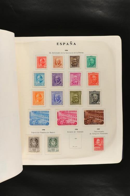 LOTES y COLECCIONES. COLECCIÓN de 1900 a 1960 en hojas de ál