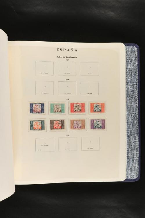 LOTES y COLECCIONES. COLECCIÓN de 1900 a 1960 en hojas de ál