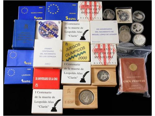 JUAN CARLOS I. Lote 33 monedas 100 a 2000 Pesetas, 1 a 5 Ecu