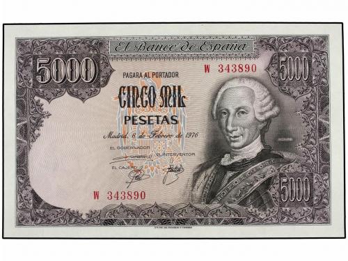 JUAN CARLOS I. Lote 2 billetes 5.000 Pesetas. 6 Febrero 1976