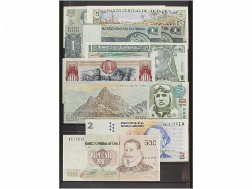 BILLETES EXTRANJEROS. Lote de unos 250 billetes. Siglo XX. V