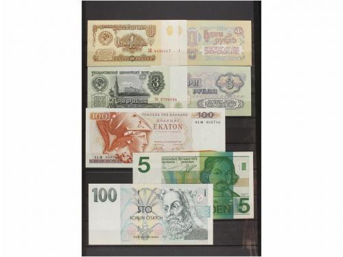 BILLETES EXTRANJEROS. Lote de unos 250 billetes. Siglo XX. V