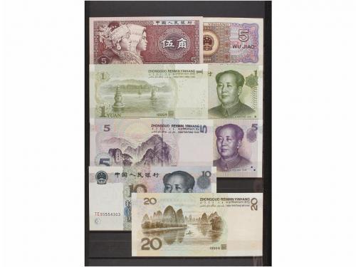 BILLETES EXTRANJEROS. Lote de unos 250 billetes. Siglo XX. V