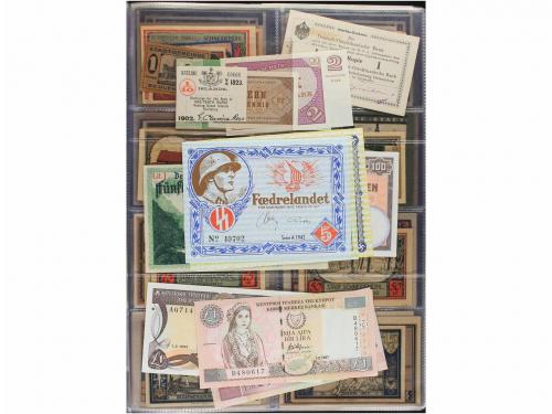 BILLETES EXTRANJEROS. Lote 36 billetes y 69 Notgelds. 1902 