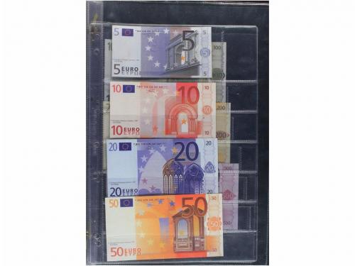 BILLETES EXTRANJEROS. Lote 36 billetes y 69 Notgelds. 1902 