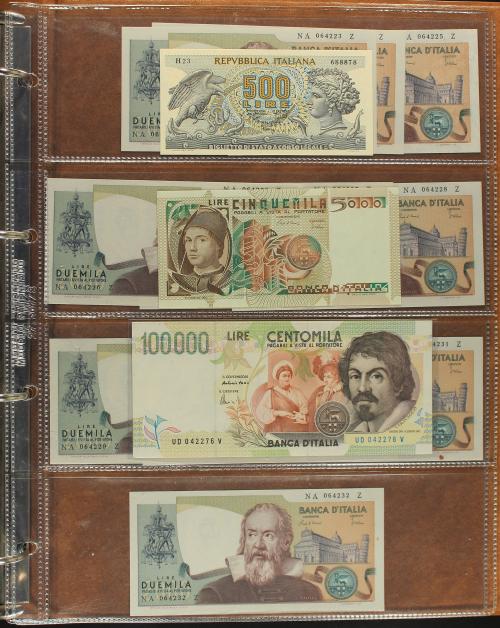 BILLETES EXTRANJEROS. Lote 212 billetes. Siglo XX. BULGARIA