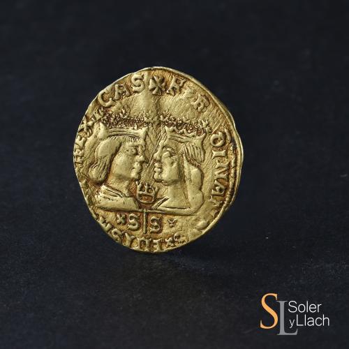 REYES CATÓLICOS. Ducado. VALENCIA. Corona entre bustos, deba