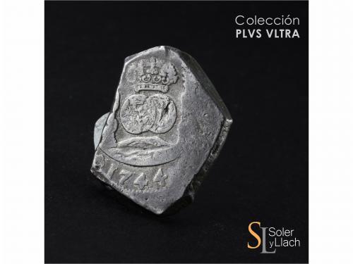 FELIPE V. 8 Reales. 1744. GUATEMALA. (J). 26,82 grs. Columna