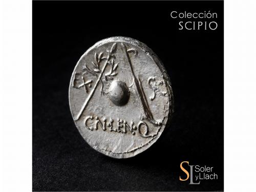 REPÚBLICA ROMANA. Denario. 76-75 a.C. CORNELIA. Cn. Corneliu