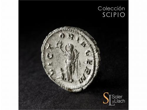 IMPERIO ROMANO. Denario. Acuñada el 235-238 d.C. MAXIMINO I.