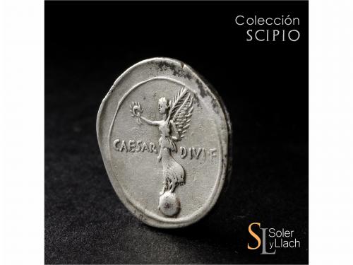 IMPERIO ROMANO. Denario. Acuñada el 32-29 a.C. OCTAVIO. Anv.