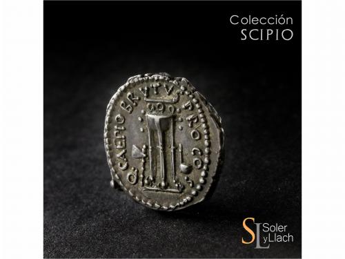 IMPERIO ROMANO. Denario. Acuñada el 43-42 a.C. BRUTO. L. Ses