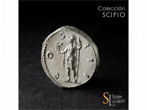 IMPERIO ROMANO. Denario. Acuñada el 125-128 d.C. ADRIANO. An