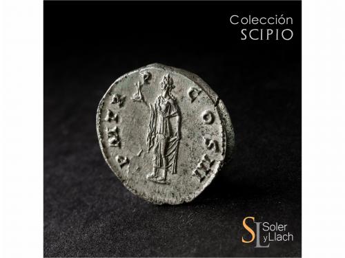 IMPERIO ROMANO. Denario. Acuñada el 119-122 d.C. ADRIANO. An