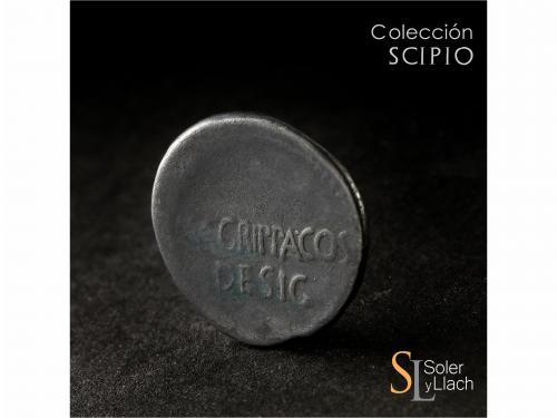 IMPERIO ROMANO. Denario. Acuñada el 38 a.C. JULIO CÉSAR y OC