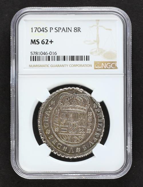 FELIPE V. 8 Reales. 1704. SEVILLA. P. 26,16 grs. Restos de b