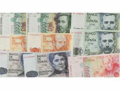 JUAN CARLOS I. Lote 9 billetes 200 (2), 500 (2), 1.000 (4) y