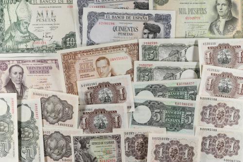 ESTADO ESPAÑOL. Lote 28 billetes 1 a 1.000 pesetas. Restos f