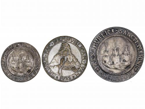 SAN MARINO. Lote 3 medallas. AR (2) y latón plateado. Ø 30 a