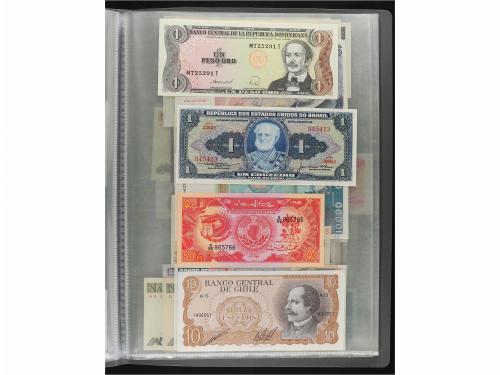 BILLETES EXTRANJEROS. Lote 218 billetes. Siglo XX. En 5 carp