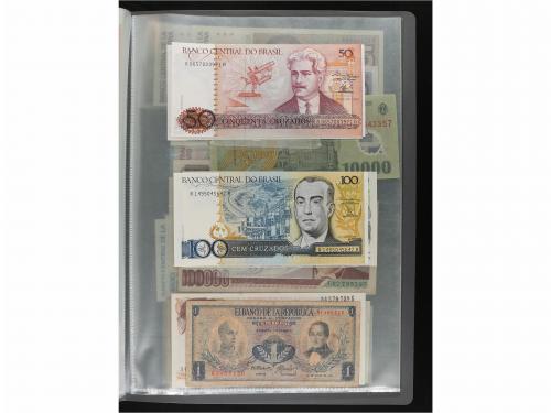 BILLETES EXTRANJEROS. Lote 218 billetes. Siglo XX. En 5 carp