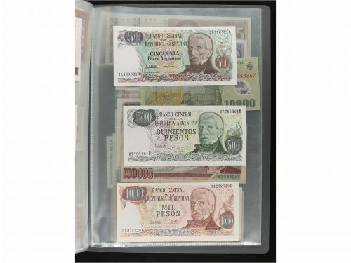 BILLETES EXTRANJEROS. Lote 218 billetes. Siglo XX. En 5 carp