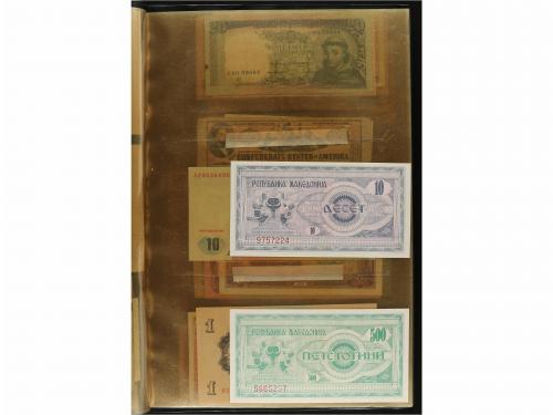 BILLETES EXTRANJEROS. Lote 218 billetes. Siglo XX. En 5 carp