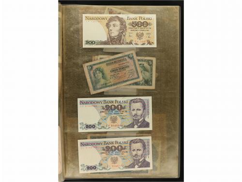 BILLETES EXTRANJEROS. Lote 218 billetes. Siglo XX. En 5 carp