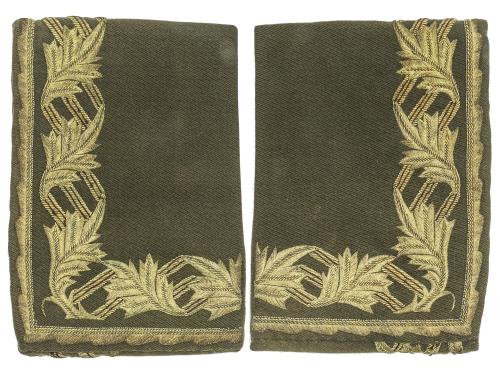 CONDECORACIONES ESPAÑOLAS. Lote 3 piezas uniforme de General