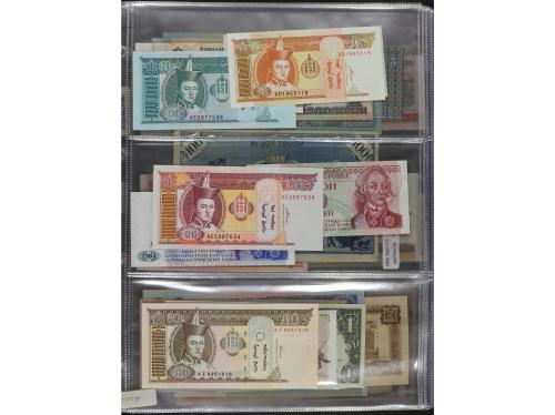 BILLETES EXTRANJEROS. Lote Más de 200 Billetes. Siglo XX. DI