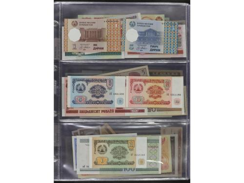 BILLETES EXTRANJEROS. Lote Más de 200 Billetes. Siglo XX. DI