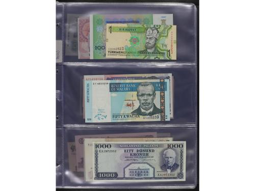 BILLETES EXTRANJEROS. Lote Más de 200 Billetes. Siglo XX. DI