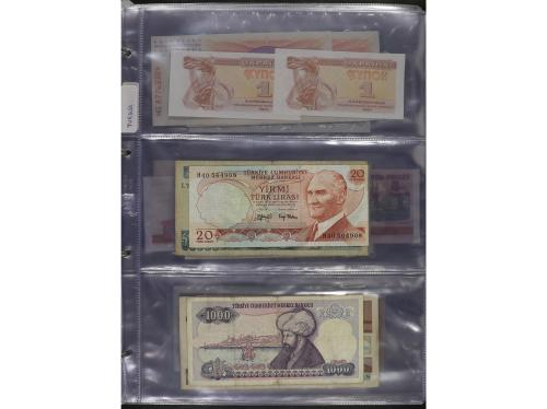 BILLETES EXTRANJEROS. Lote Más de 200 Billetes. Siglo XX. DI