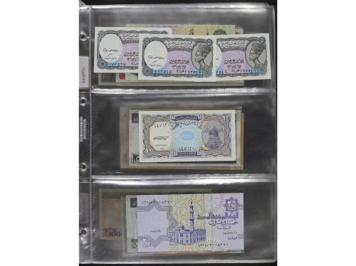 BILLETES EXTRANJEROS. Lote Más de 200 Billetes. Siglo XX. DI