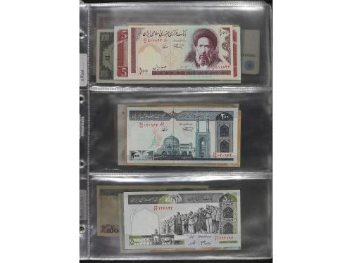 BILLETES EXTRANJEROS. Lote Más de 200 Billetes. Siglo XX. DI