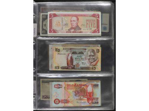 BILLETES EXTRANJEROS. Lote Más de 200 Billetes. Siglo XX. DI