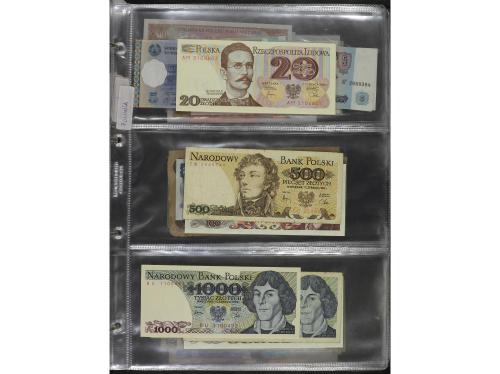 BILLETES EXTRANJEROS. Lote Más de 200 Billetes. Siglo XX. DI