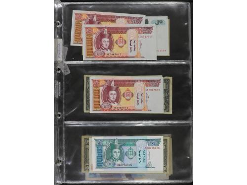 BILLETES EXTRANJEROS. Lote Más de 200 Billetes. Siglo XX. DI