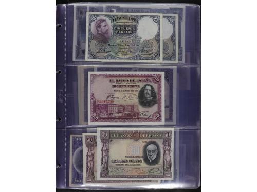Lote Alrededor de 98 billletes. Siglo XX. Contiene billetes 
