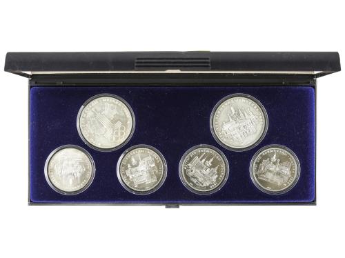 RUSIA. Lote 5 sets 27 monedas 5 (14) y 10 Roubles (13). 1977