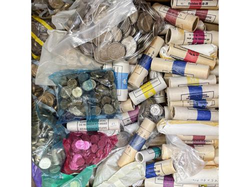 LOTES y COLECCIONES. Lote miles de monedas. Mayoría siglo XX