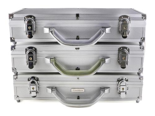 DOCUMENTOS y VARIOS. Lote 9 maletines de aluminio. Bandejas 